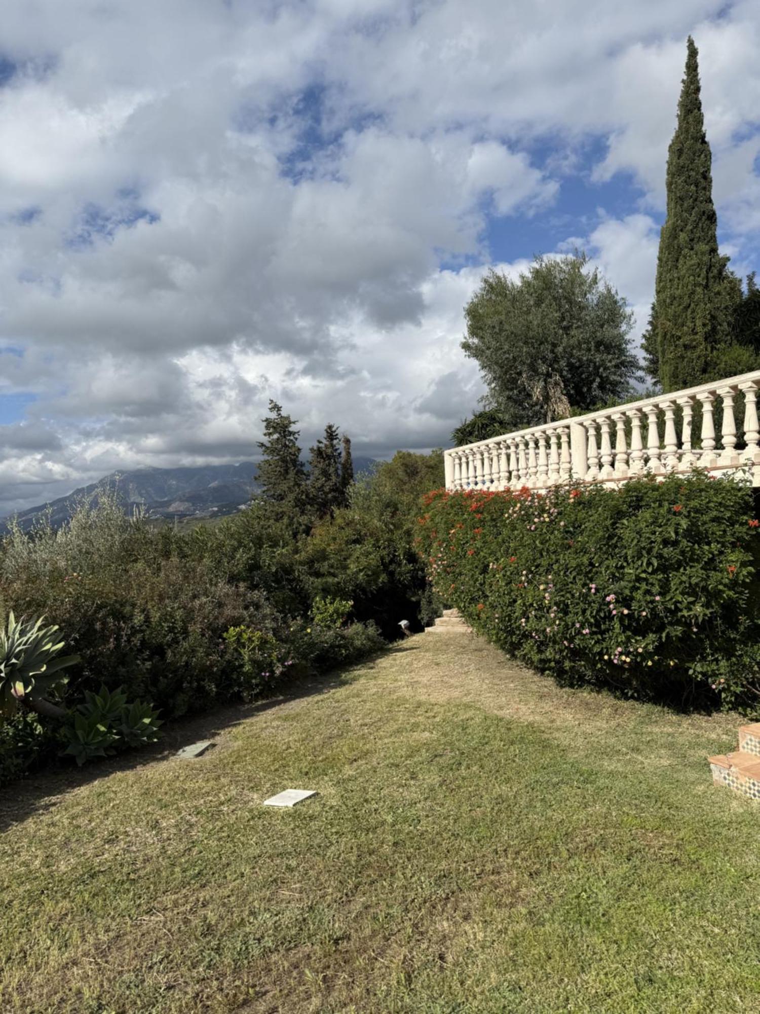 Grand Villa! With Golf & Sea View!! * Marbella